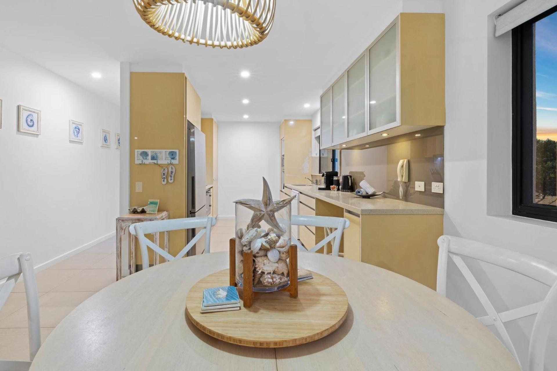 Shoreline 9 Penthouse With Ocean Views Хейстингс Пойнт Екстериор снимка